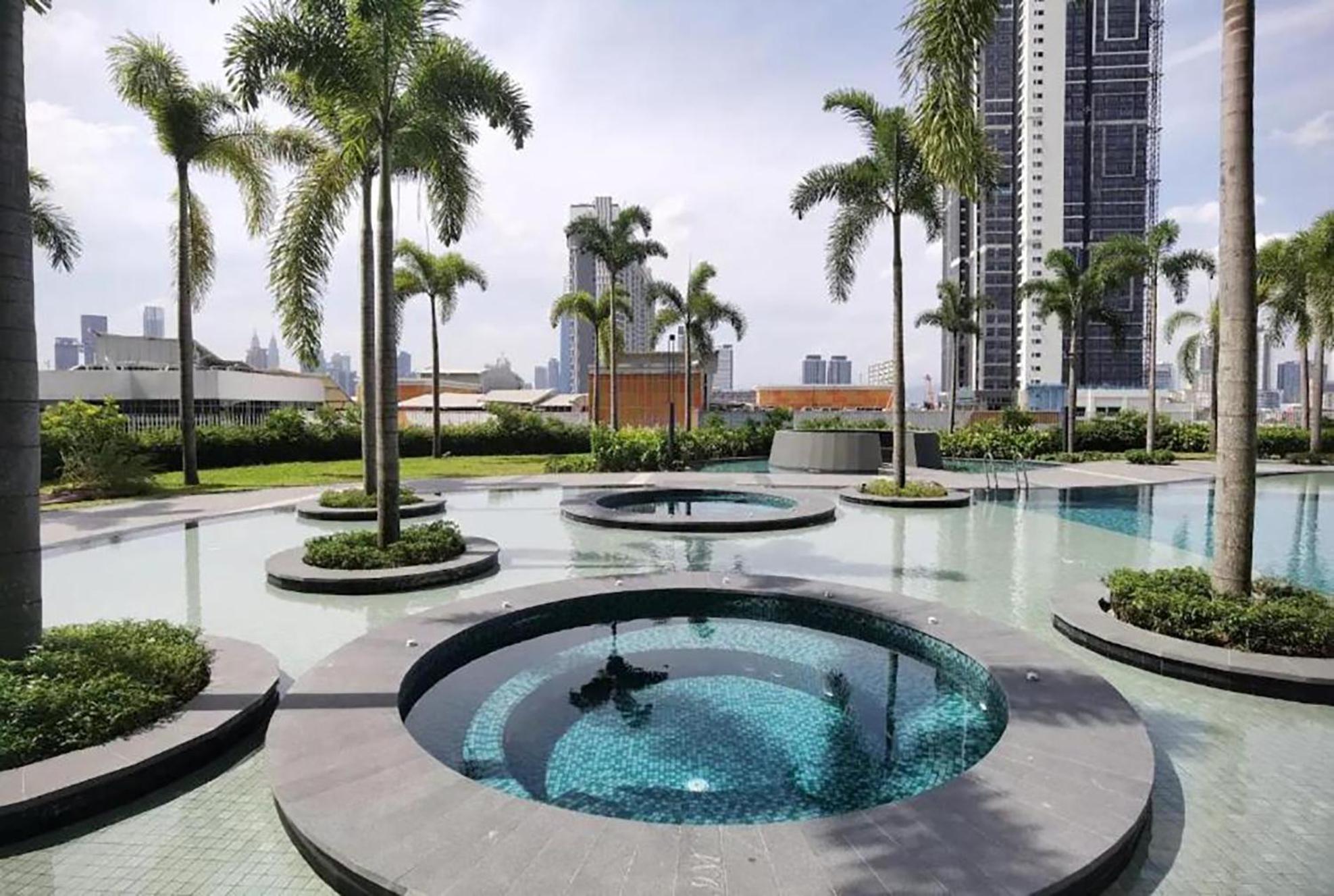 Skyscraper 65 Kl Highest Outdoor Bathtub Luxury Lavish Designer Suite Penthouse Lv65 Κουάλα Λουμπούρ Εξωτερικό φωτογραφία